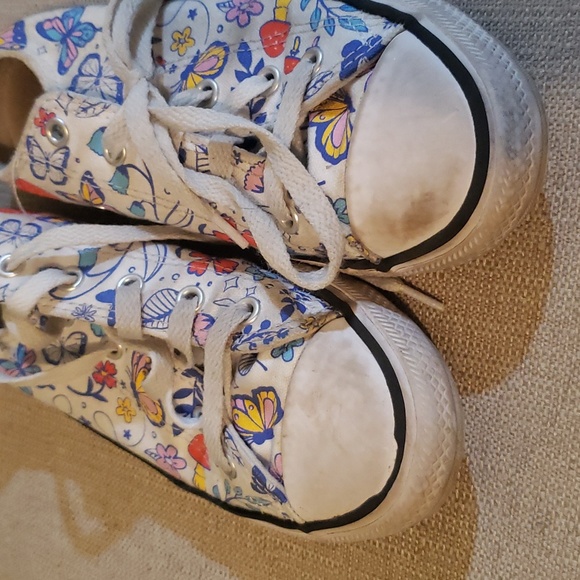 Shoes - Picture 2 of 3